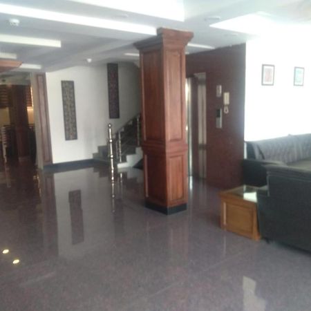 Hotel The Valley View Kashmir Srīnagar Buitenkant foto