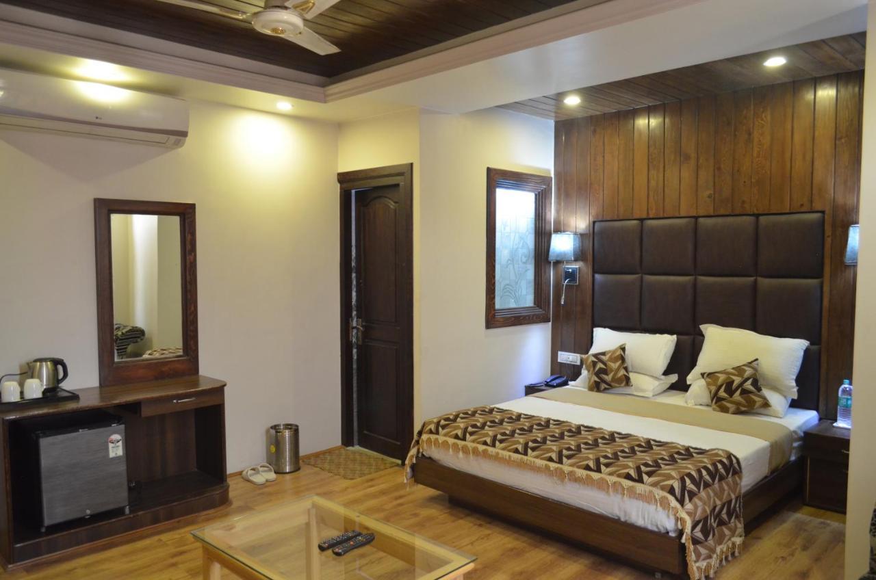 Hotel The Valley View Kashmir Srīnagar Buitenkant foto